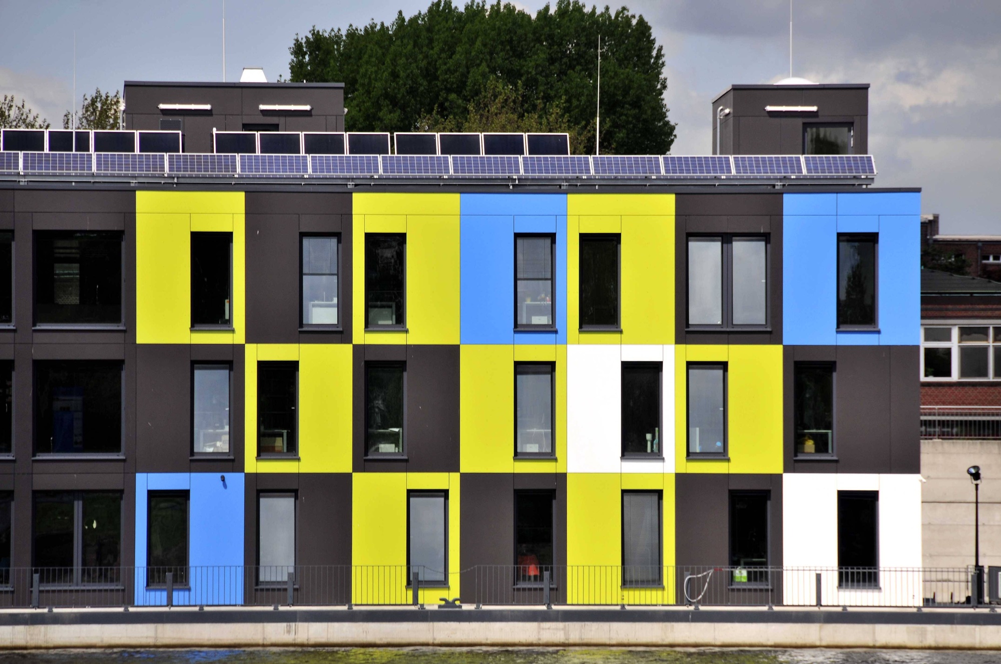 Как выбрать фасадные отделочные материалы для каркасного дома: 16 видов отделки фасада (со стоимостью и спецификой)